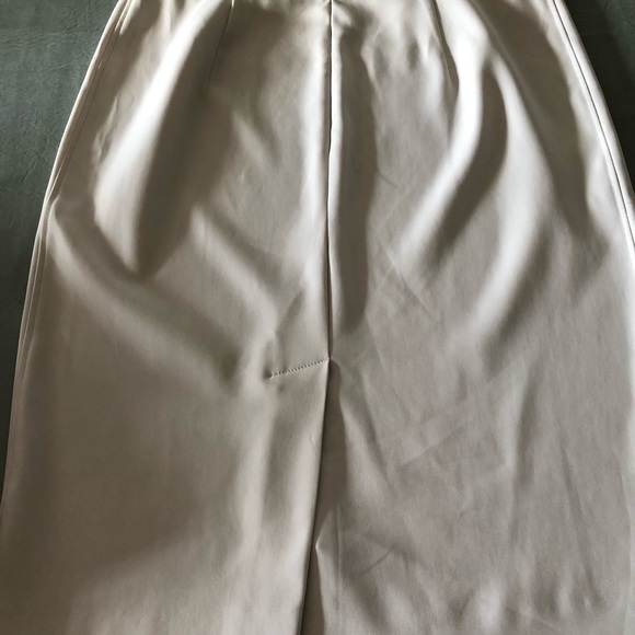 Prada cream pencil skirt - Picture 4 of 5